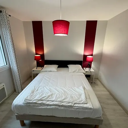 Domaine Des 5 Roses - Rose Rouge * La Guierche